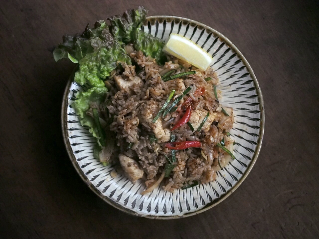 カオパットトムヤムガイ(トムヤム焼き飯)