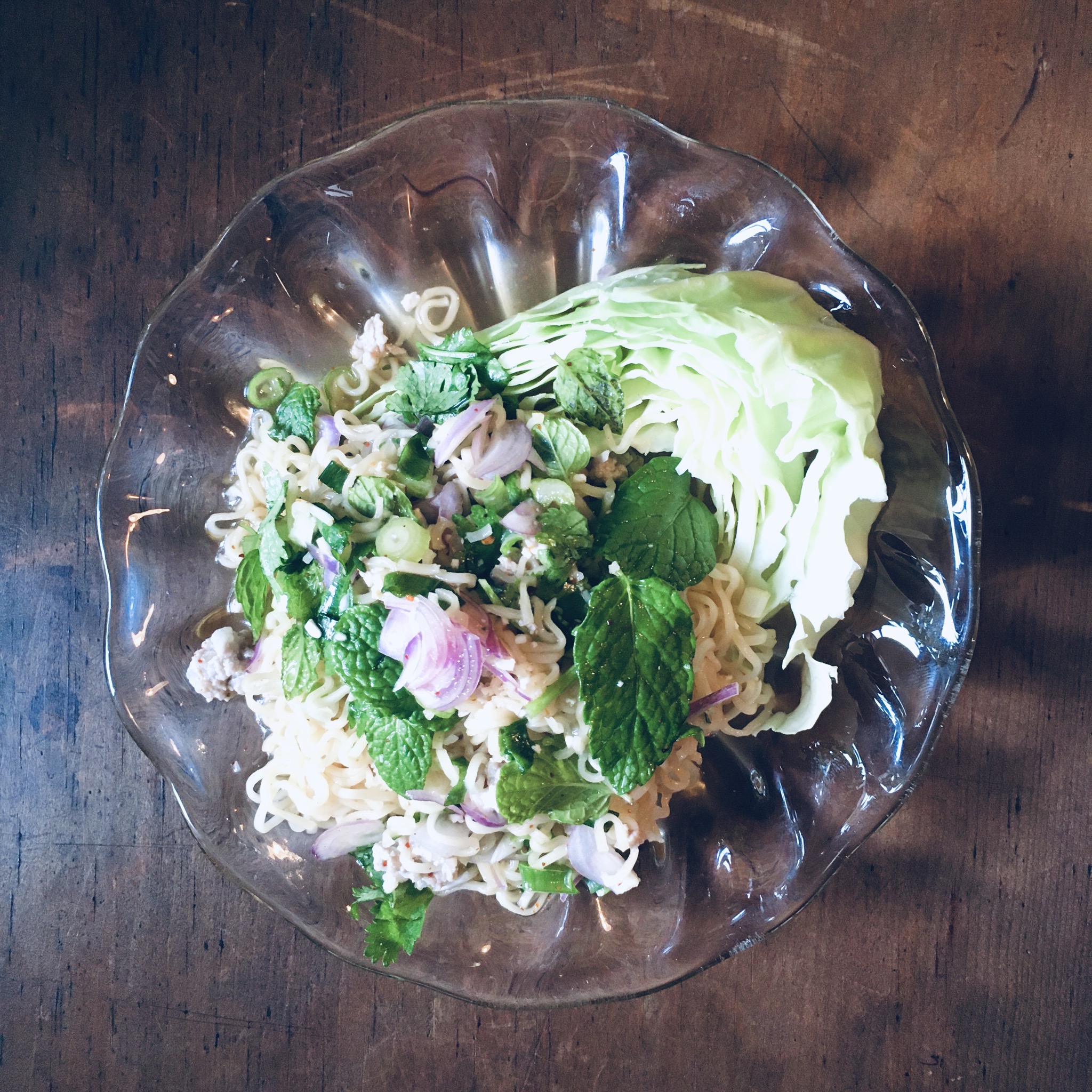 ラープママー(インスタント麺の香草和え)