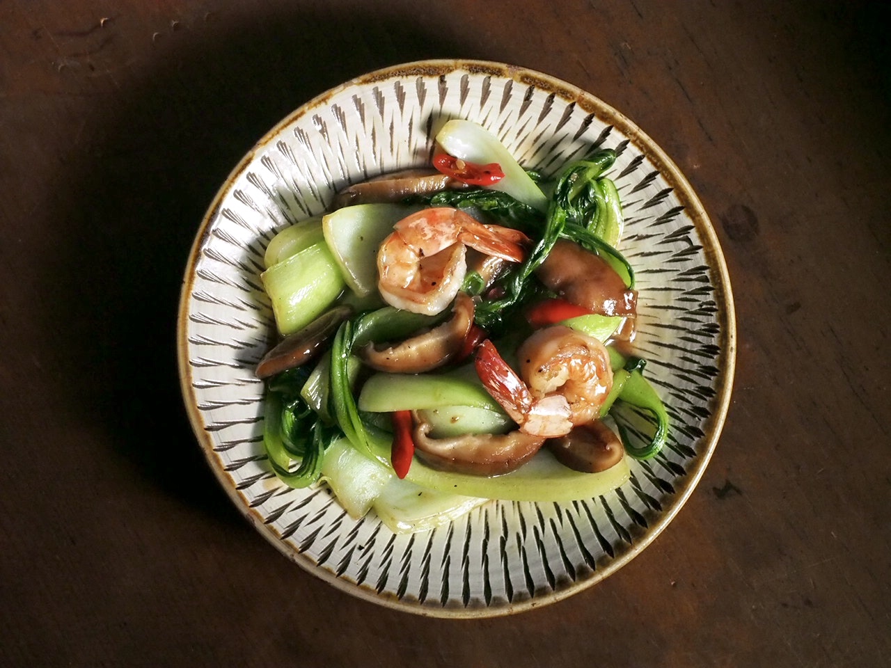 パットパッククワントゥン(海老と青梗菜の炒め物)