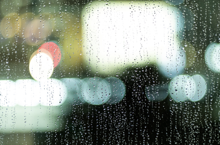 ジメジメした梅雨を爽やかに過ごすお洋服