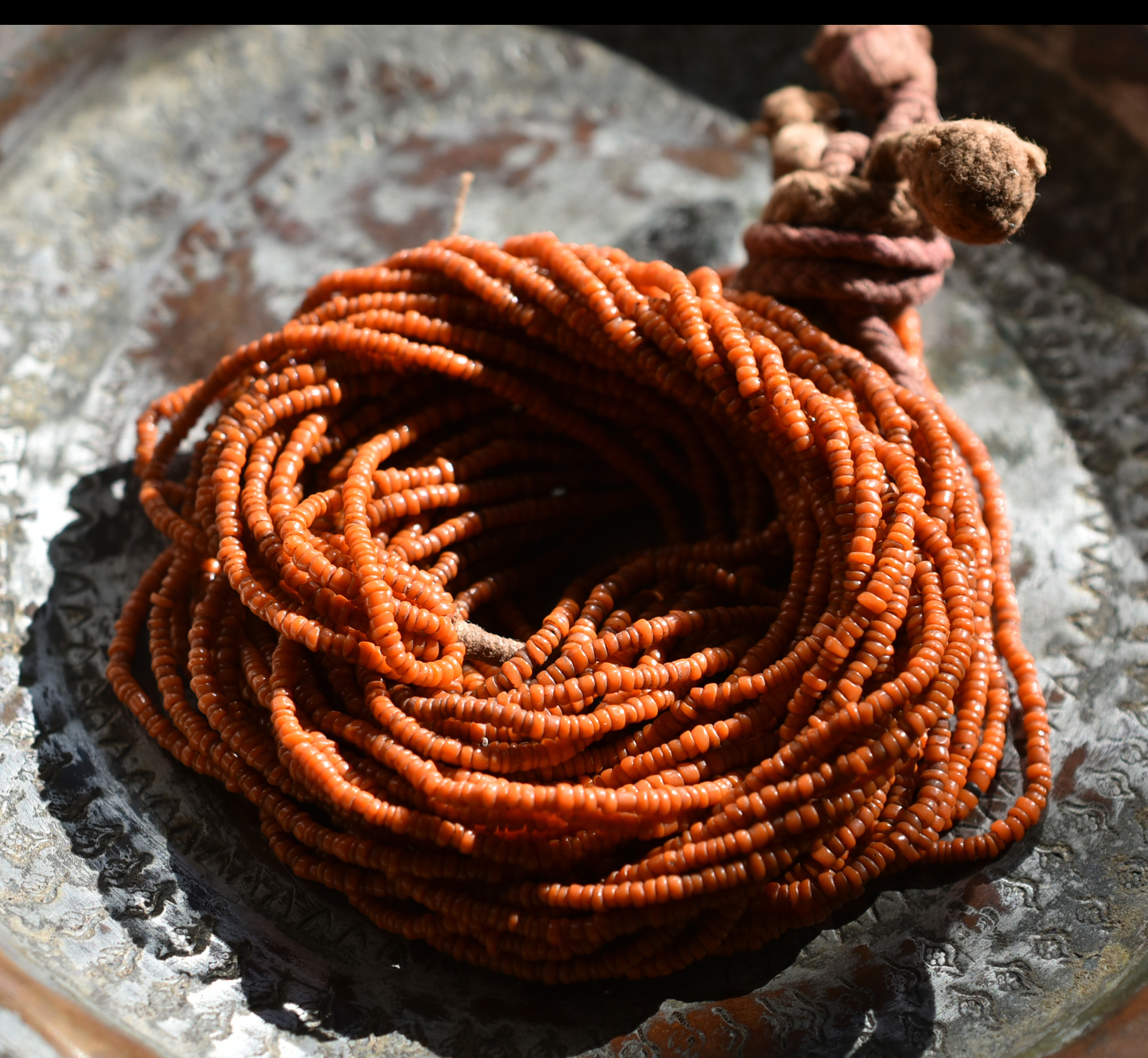 古いインドシードビーズ入荷しました🍊