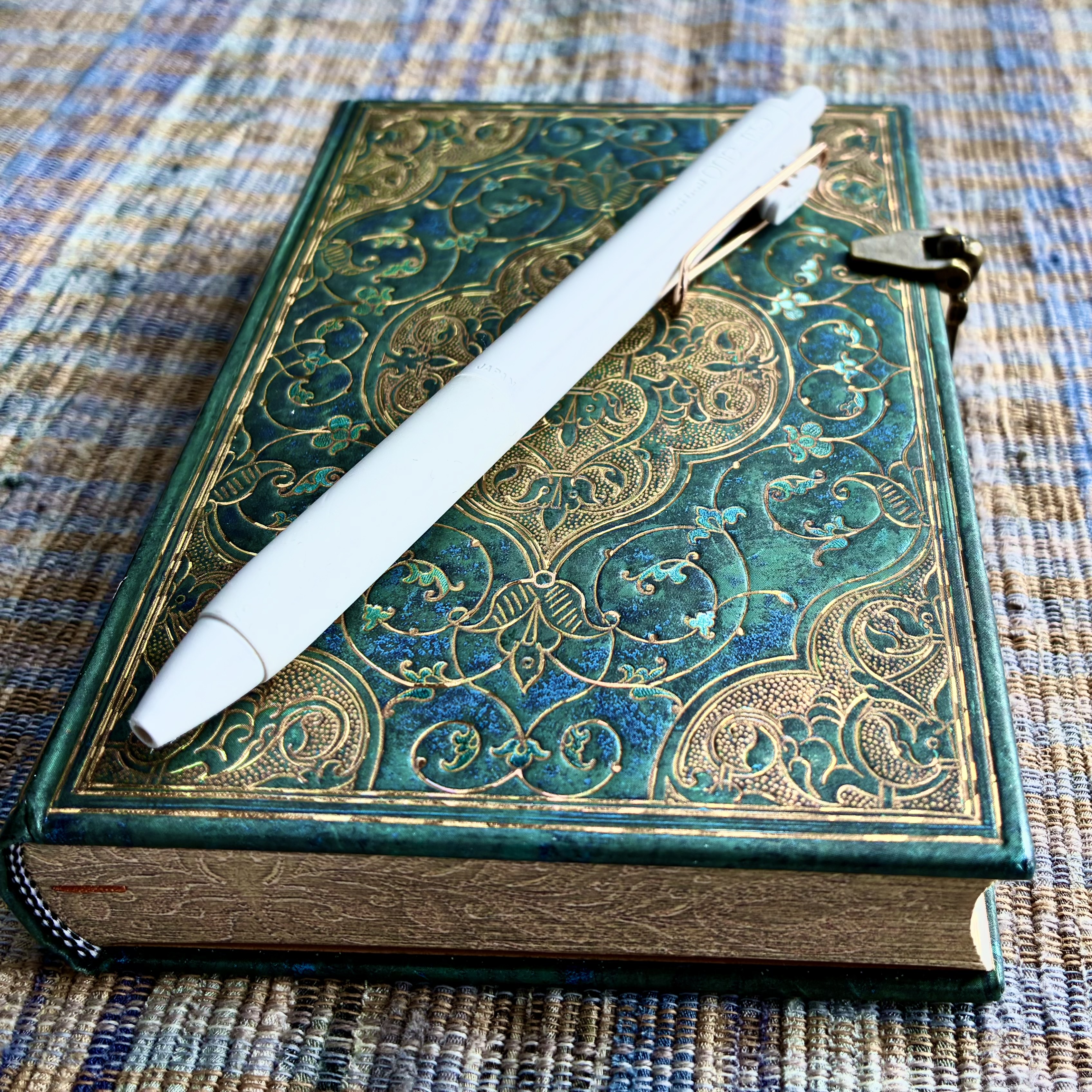 旅の共としてのノート（Paperblanks）