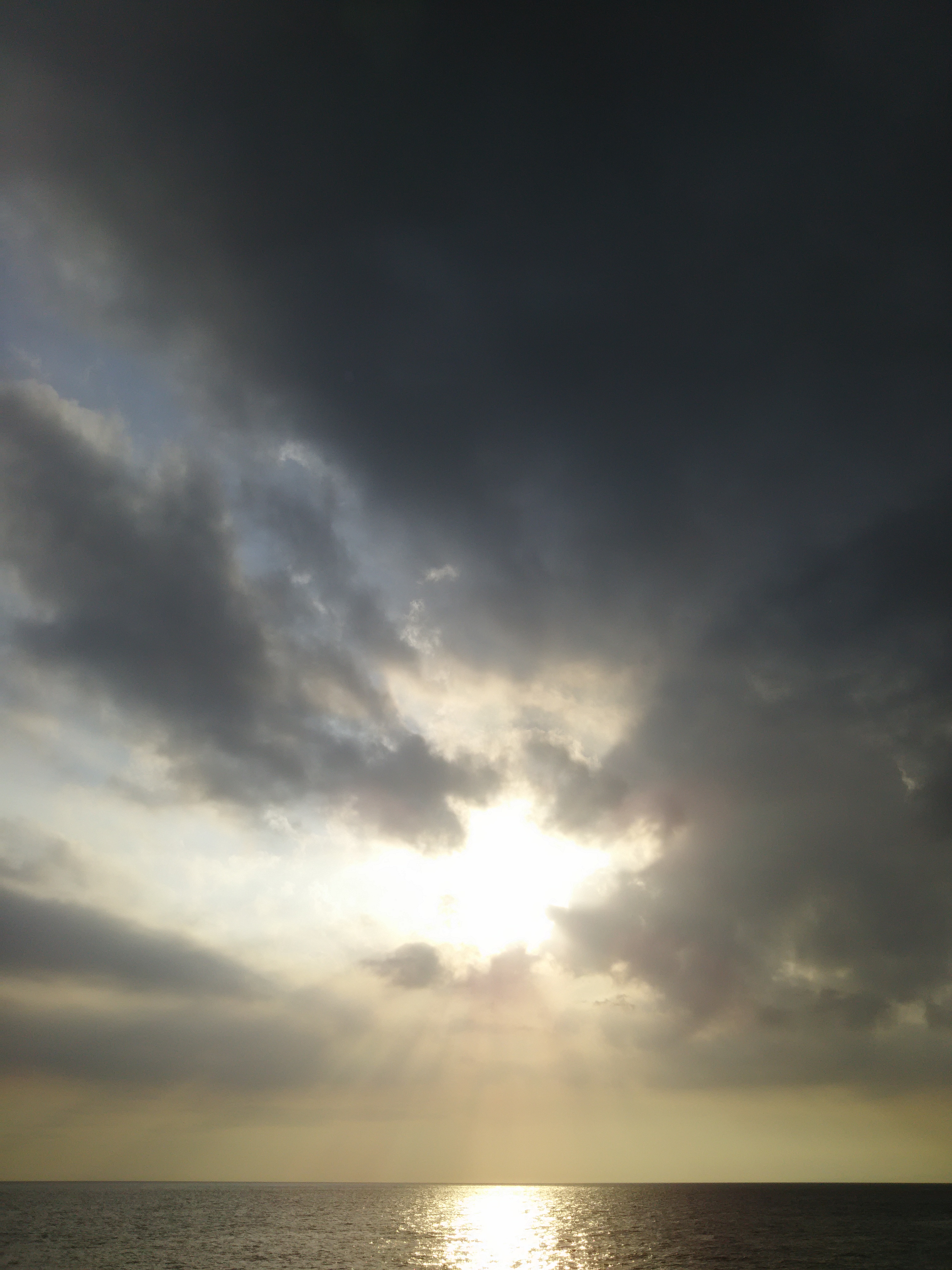 東シナ海の夕陽