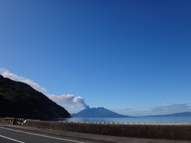 海を見に