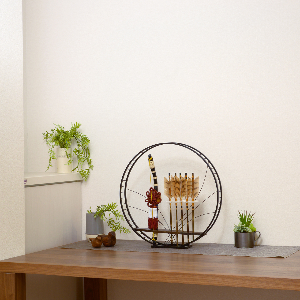 和風だけど今っぽい！モダンなデザインの「破魔弓飾り」で一味違うセンスを演出しよう！