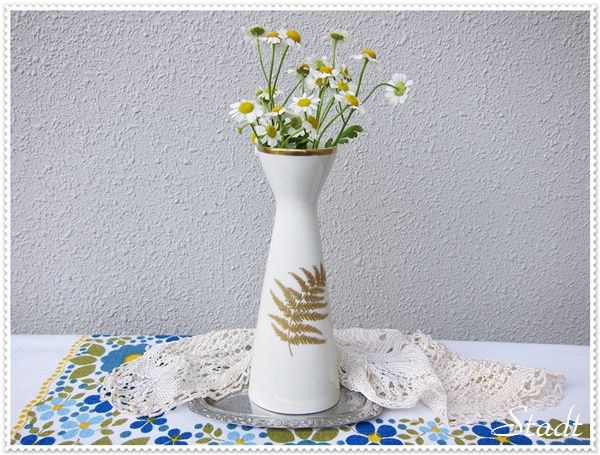 春のお花が映えるシンプル花瓶