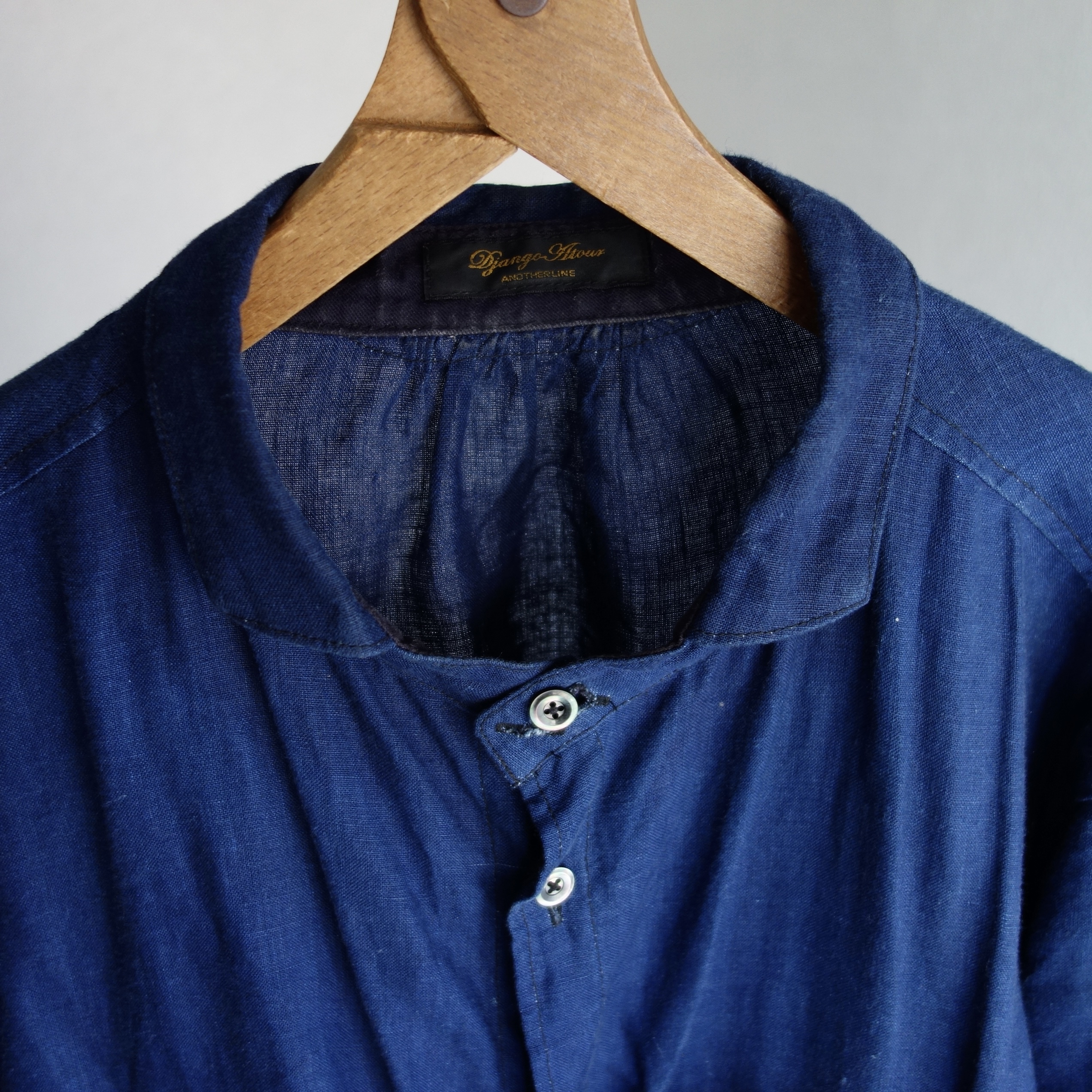 使用観察 / classic frenchwork indigo-linen shirt