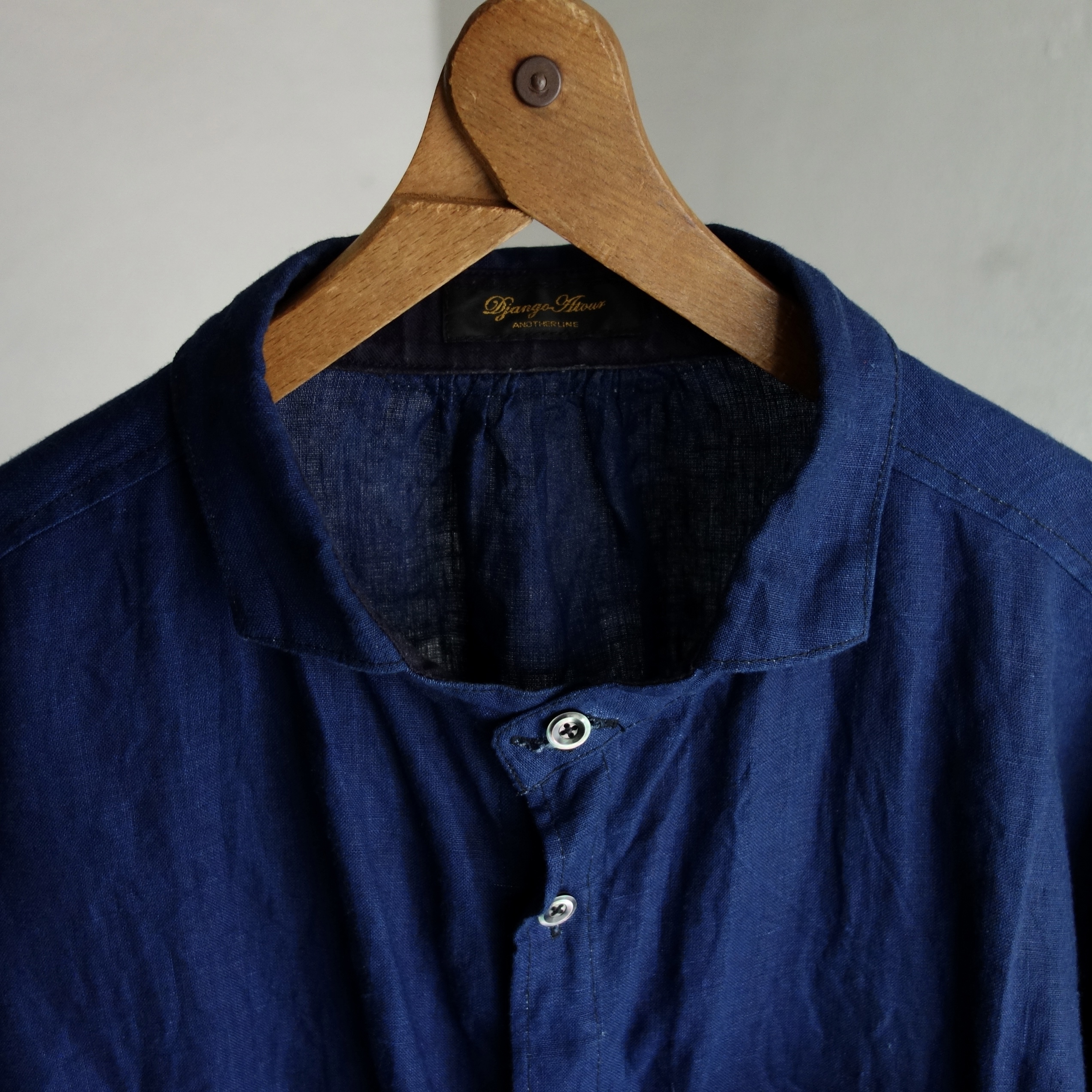 使用観察 / classic frenchwork indigo-linen shirt