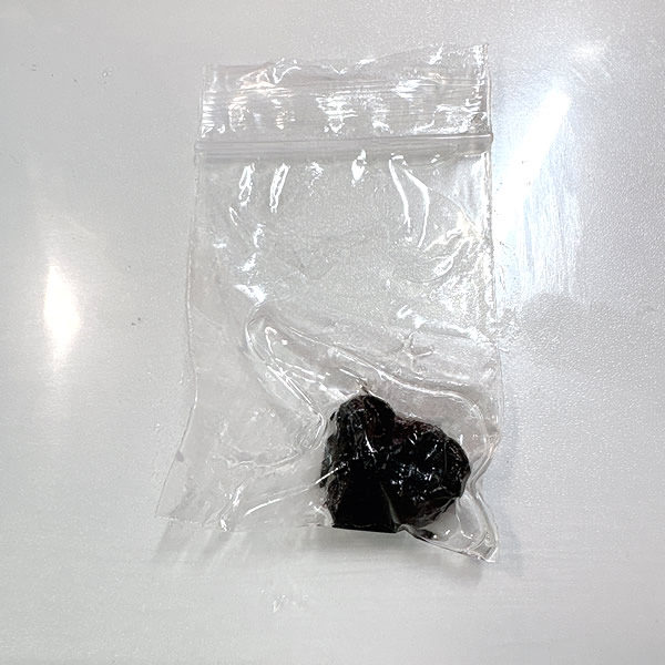 隕石のメンテナンス（保管、錆落とし、消毒、コーティング）