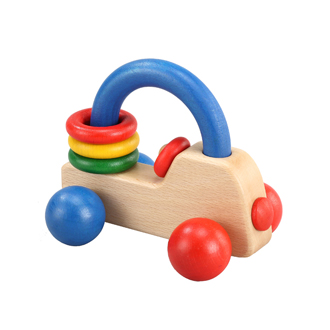木製くるまのおもちゃ。。。