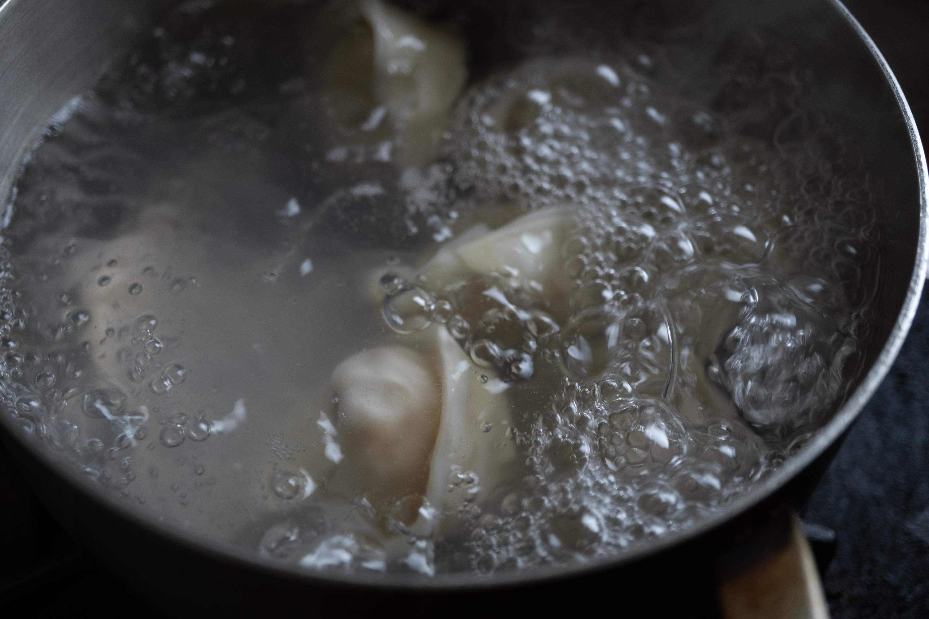 水餃子ってどうやって食べるの？