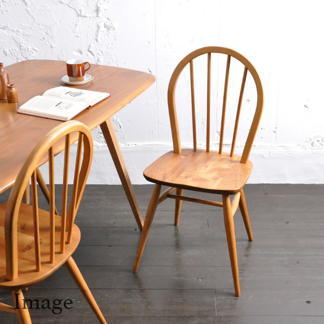 アーコールのアイコン的チェア