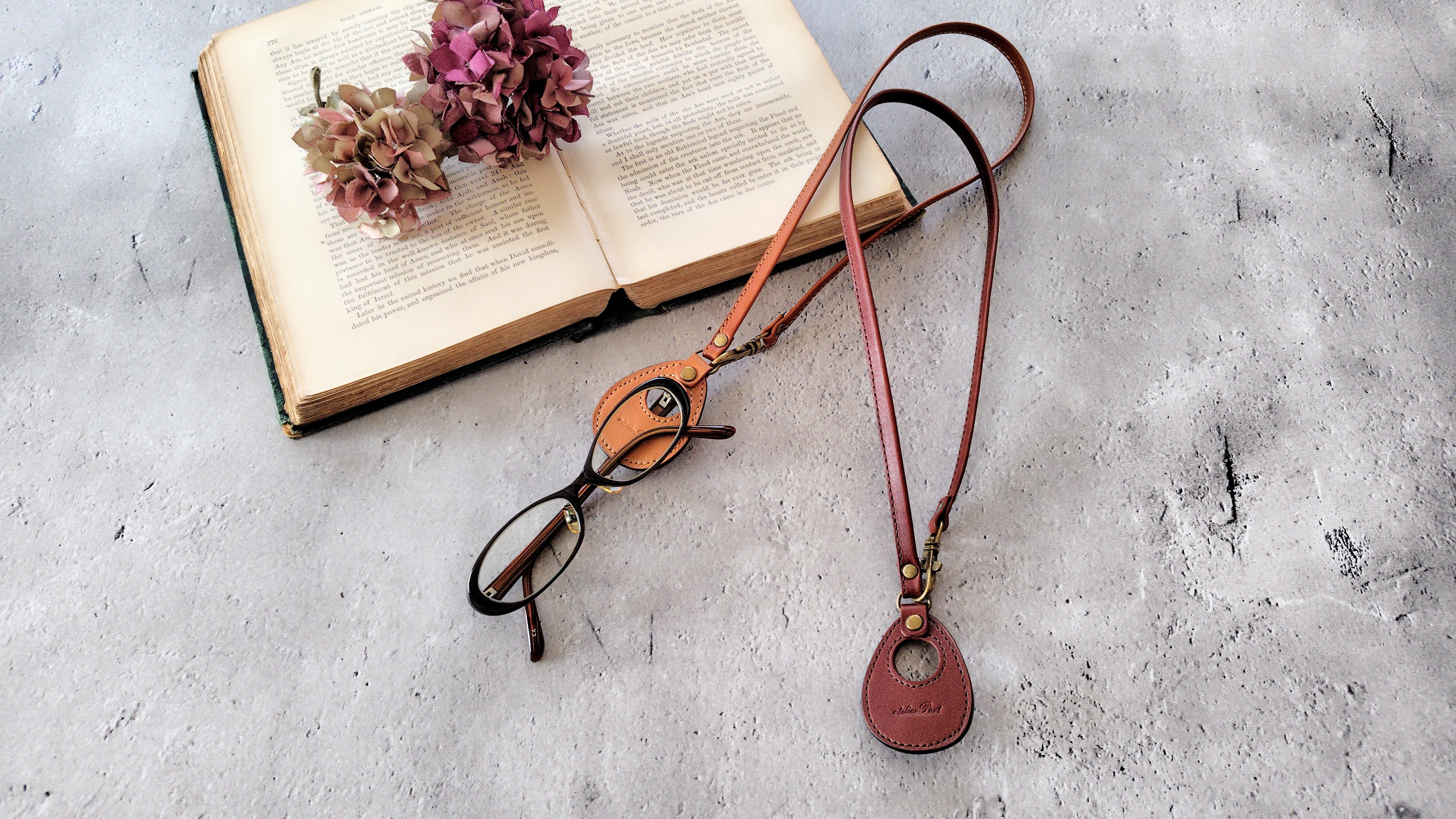 【メガネホルダーペアギフトセット】のご紹介👓️