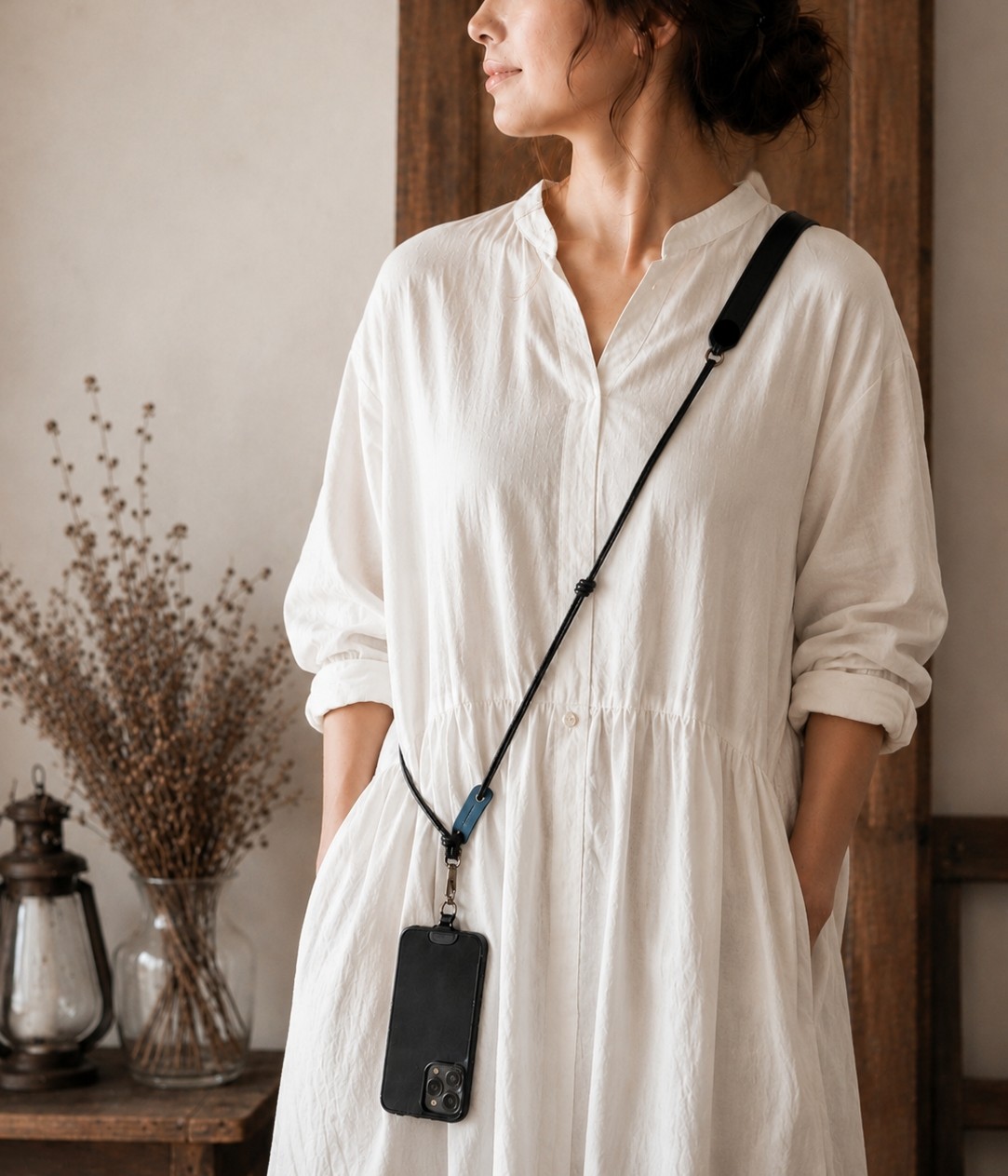 身軽に、美しく。atelier Portのスマホショルダーストラップが生まれるまで。
