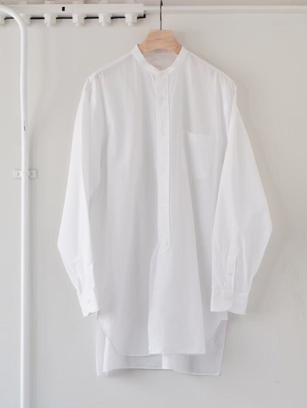 COMOLI / バンドカラーシャツ