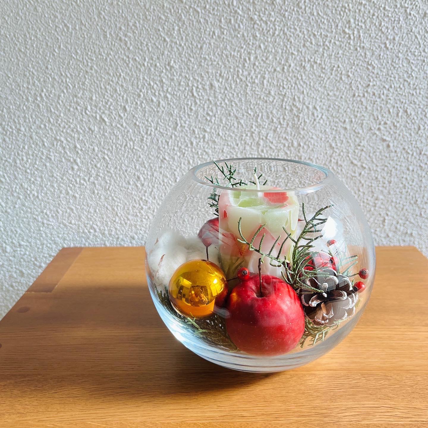 【クリスマスに最適】花びんの目利きが選ぶガラスボール花びん