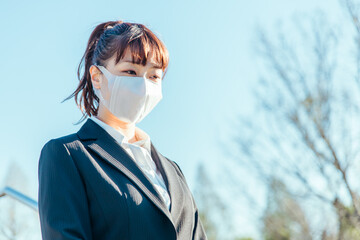 思い悩む