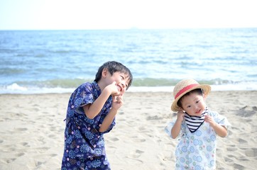 真似をして