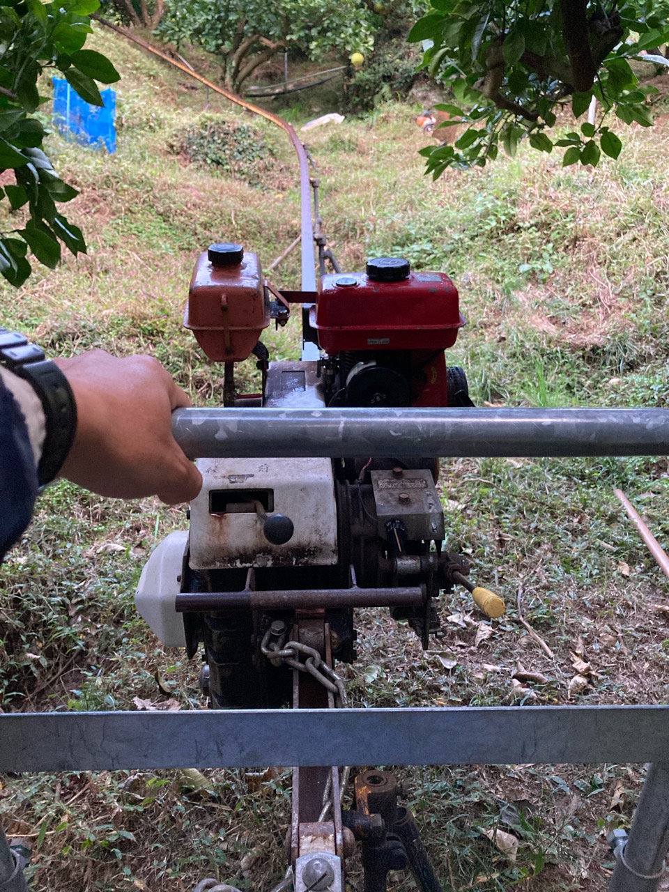 モノレールに油をひく