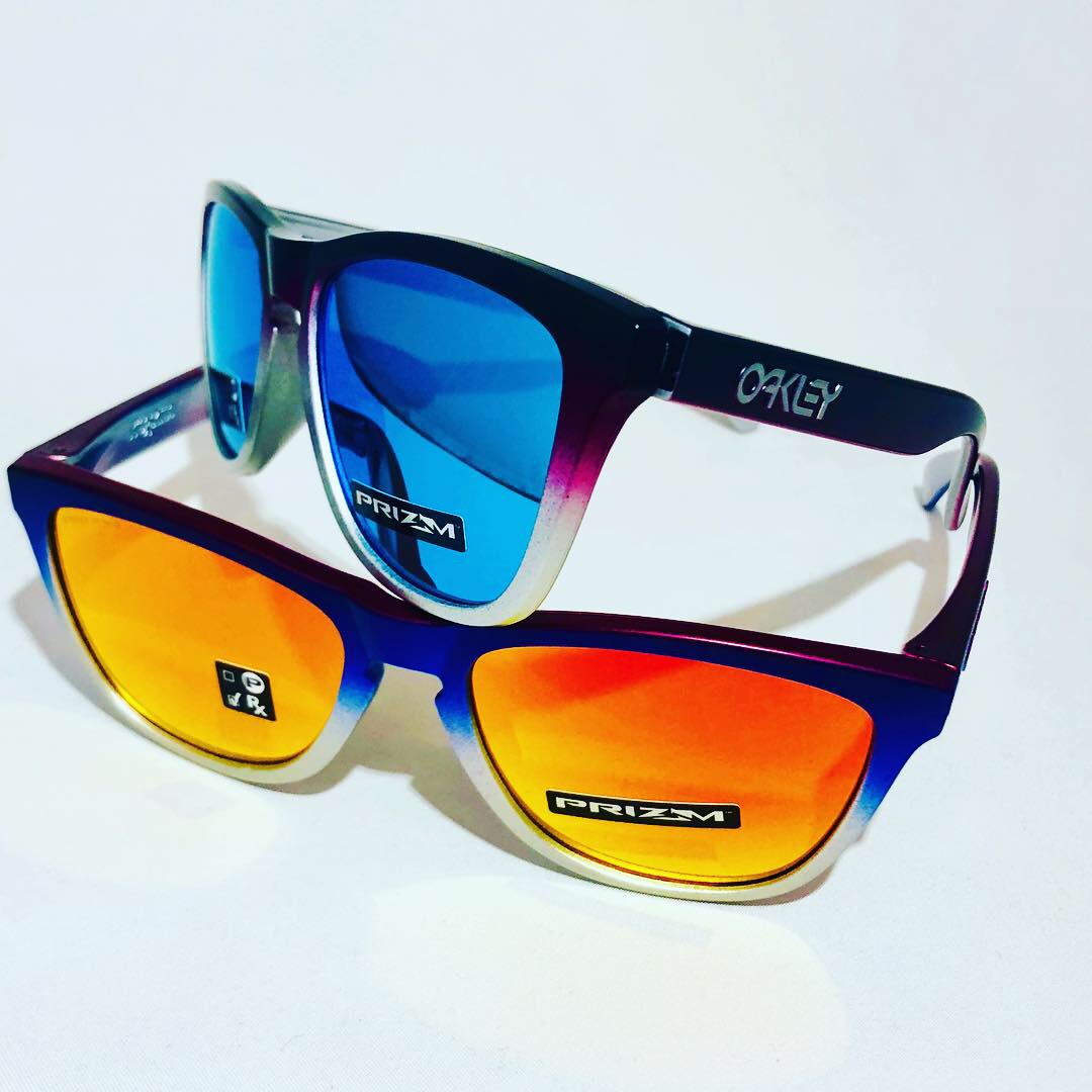 OAKLEY  Frogskins Newカラー
