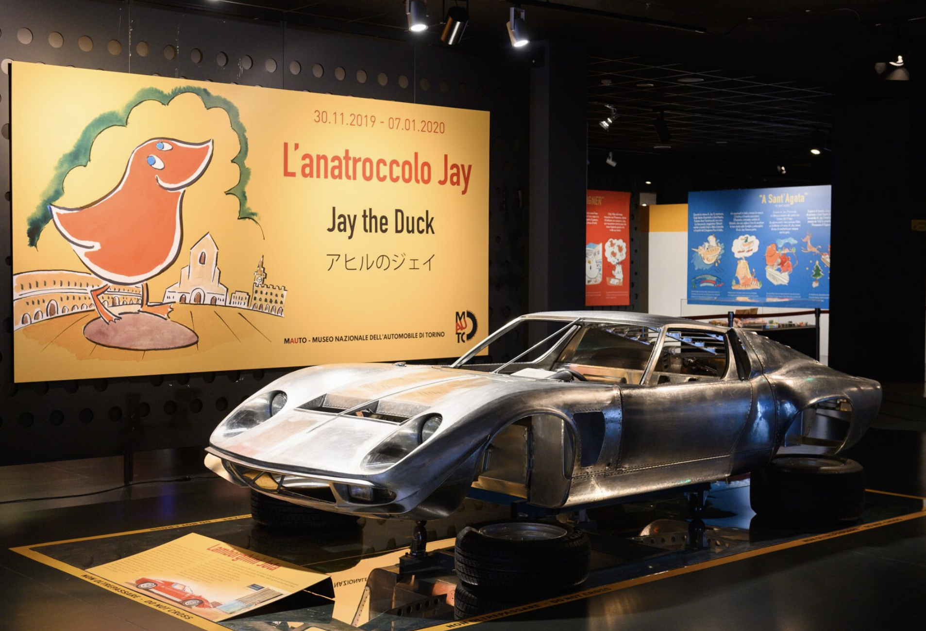 イタリア　トリノ国立自動車博物館を「アヒルのジェイ」がジャックしました！