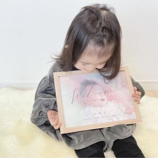 【おしゃれ命名書】迷ったらこれ！写真と飾れる「額付きシースルー命名書」がママに選ばれる理由