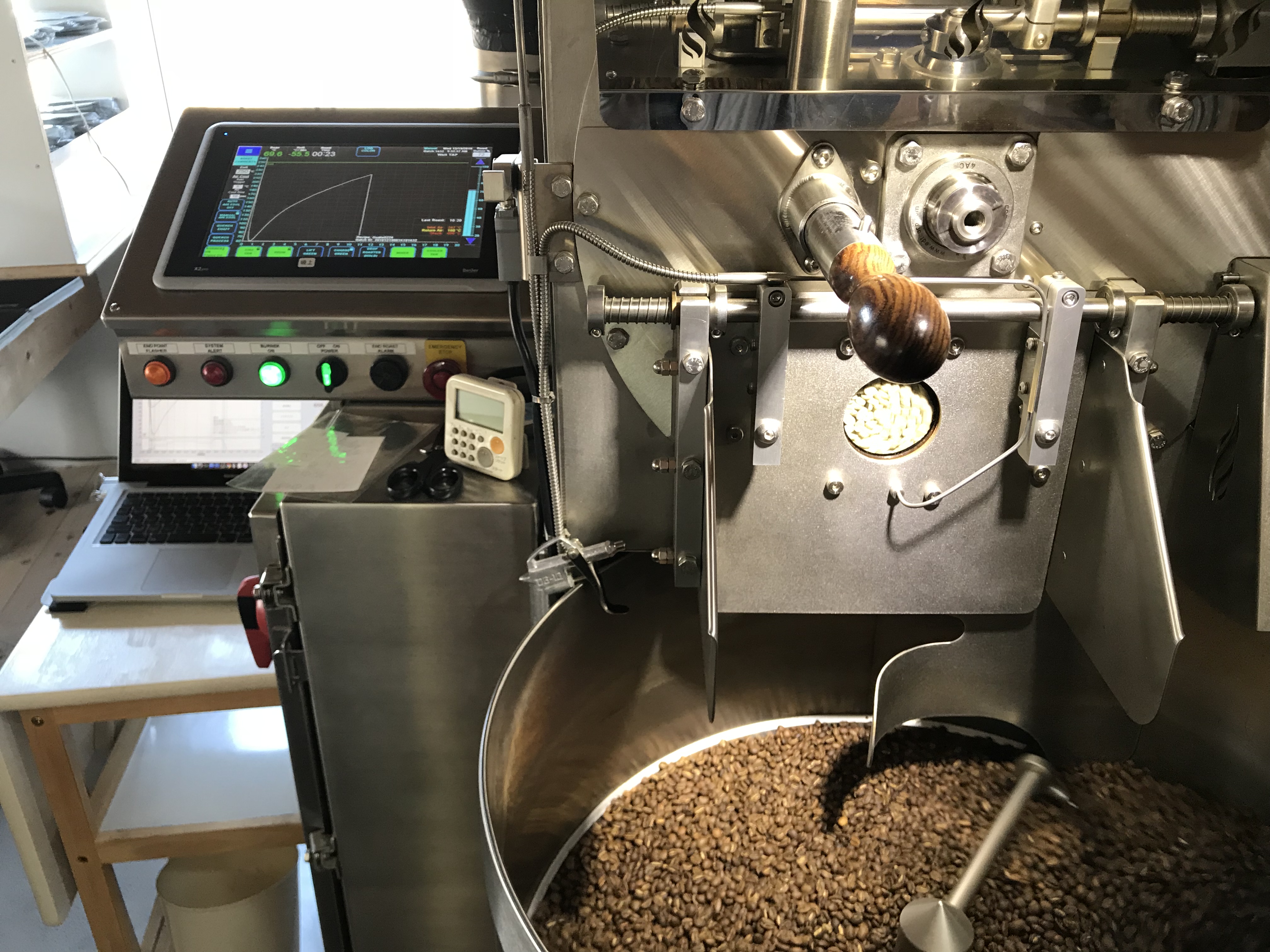 コーヒー豆の焙煎機