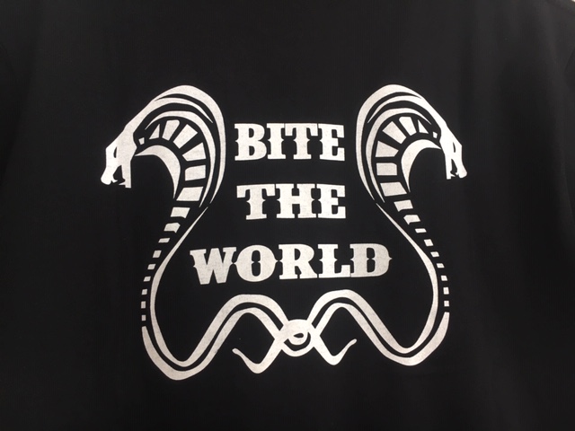 BITE THE WORLD Tシャツ入荷！