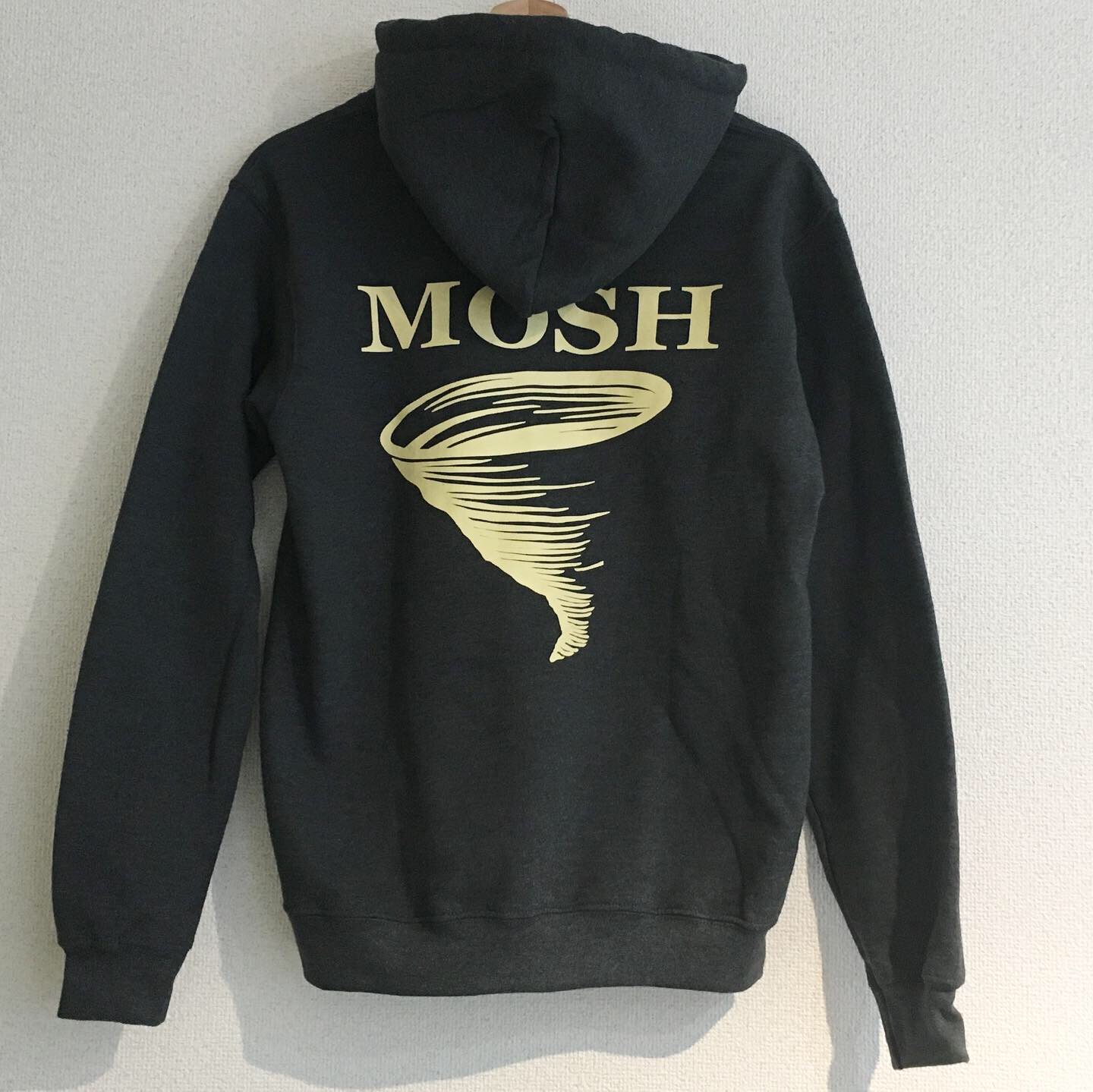 MOSH HOODIE 少量のみ生産しました！