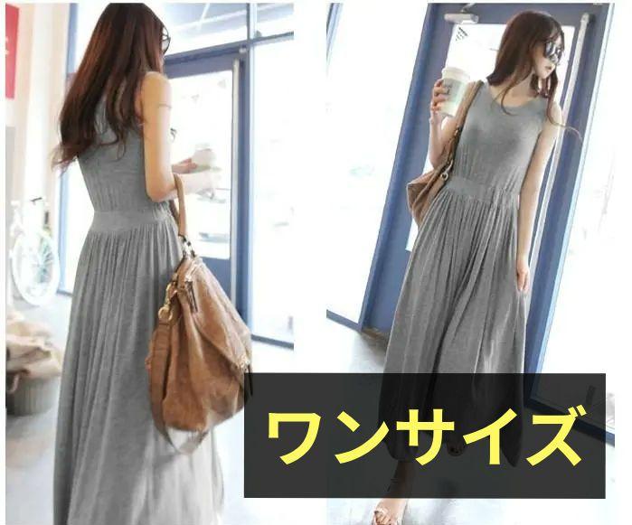 大人の洗練スタイルに。グレーのロングプリーツワンピースで魅せる夏の装い