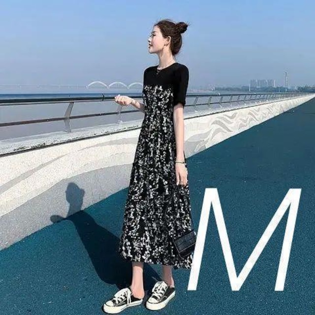 華やかさと快適さを両立！Tシャツ×花柄ワンピースで叶える夏のフェミニンスタイル