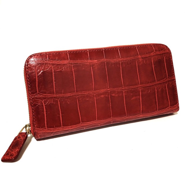 ワニ革のお財布の中で最高級ラウンドファスナー長財布はこちら！　クロコダイル革を贅沢に使用した逸品！！