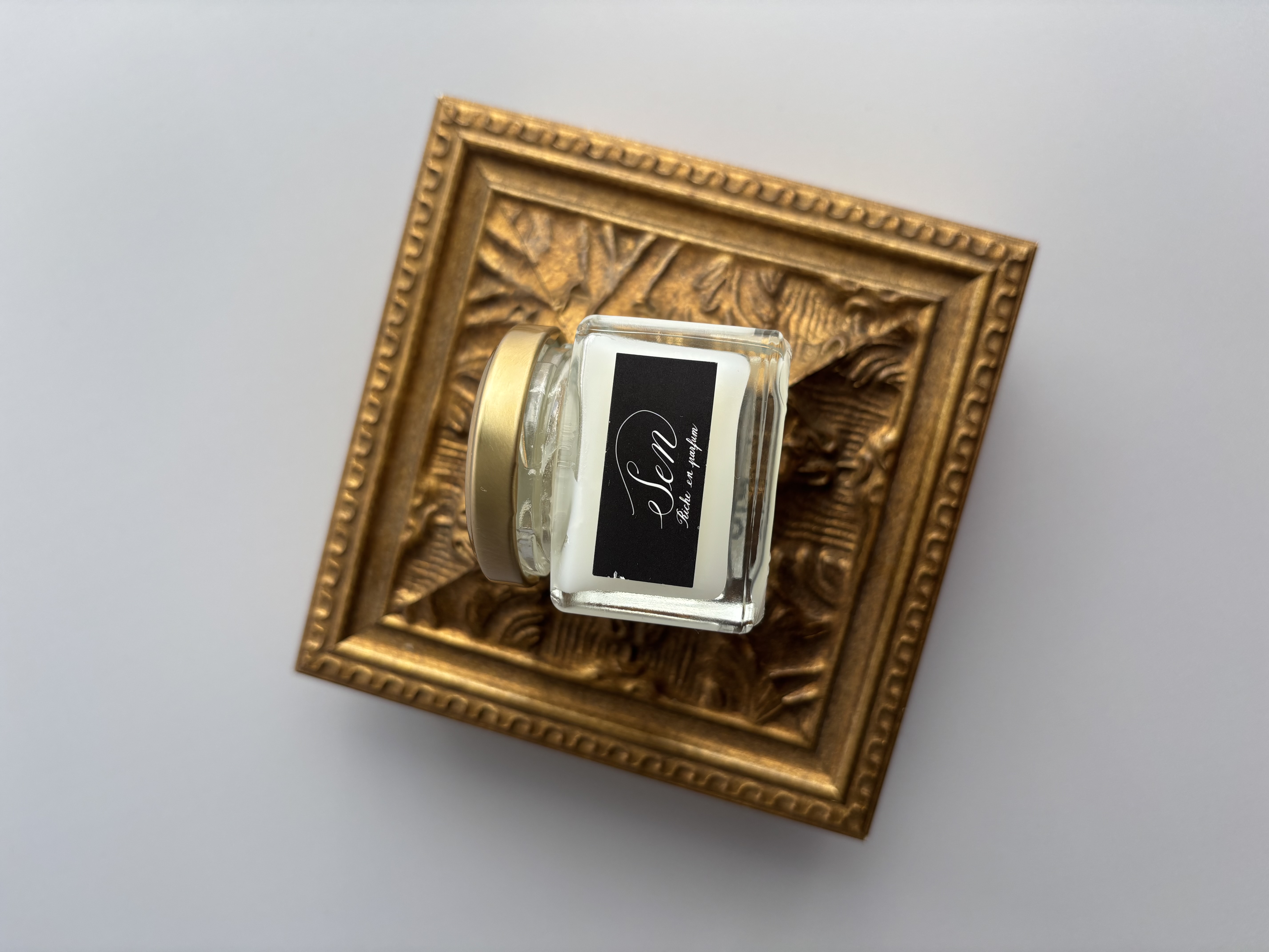 日中の時間にそっと寄り添う香りsen balm classic