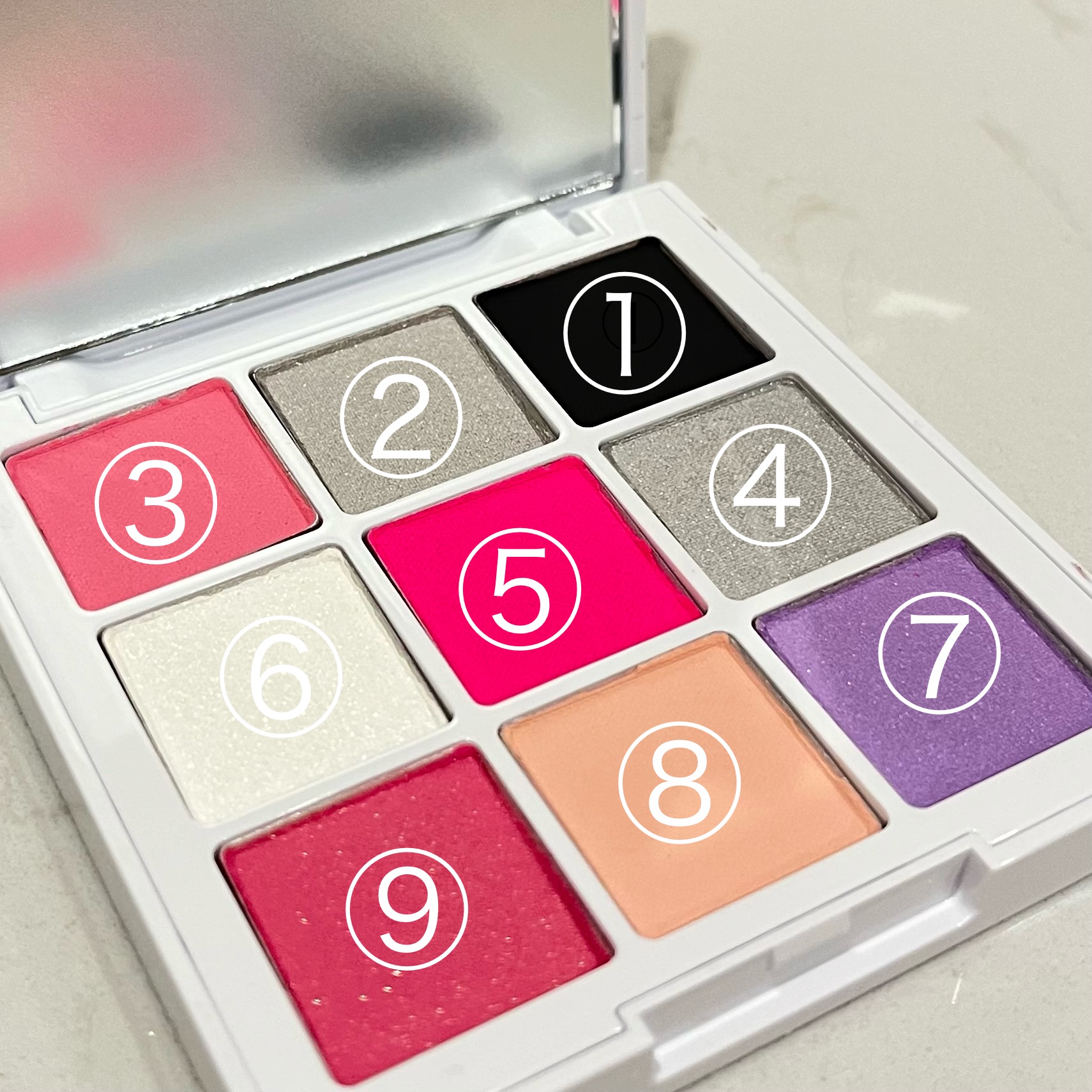 メイクしながらまぶたをケア♡