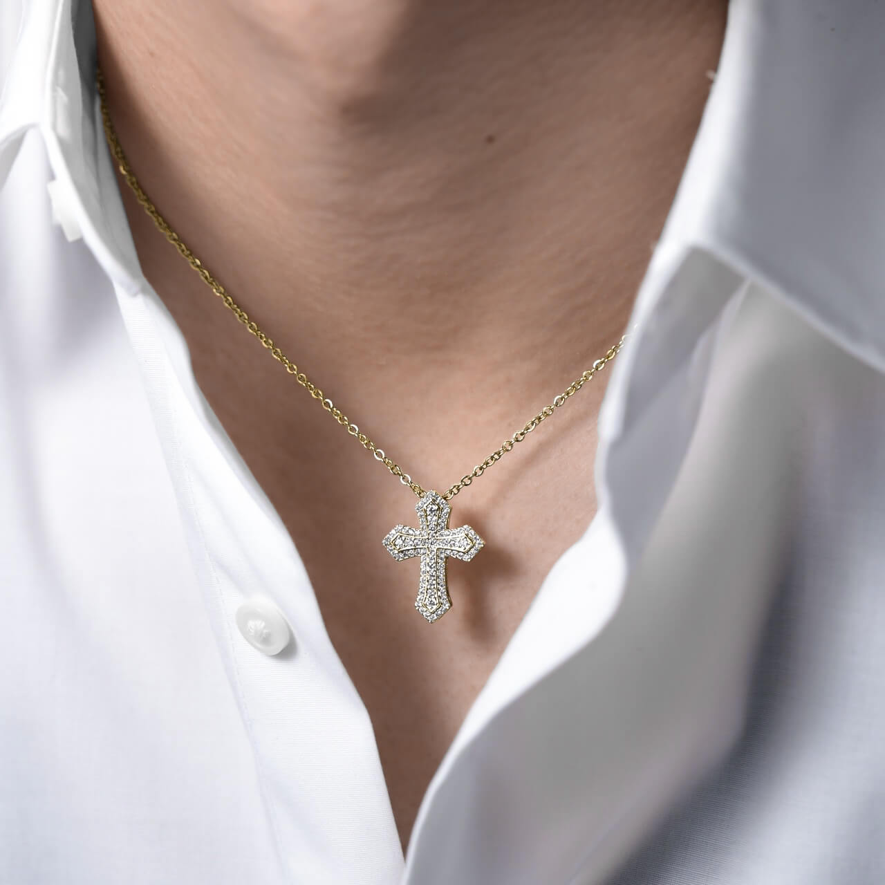 Zirconia Spada Cross Necklace -圧倒的な高級感を-