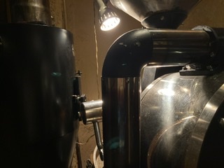 川と船
