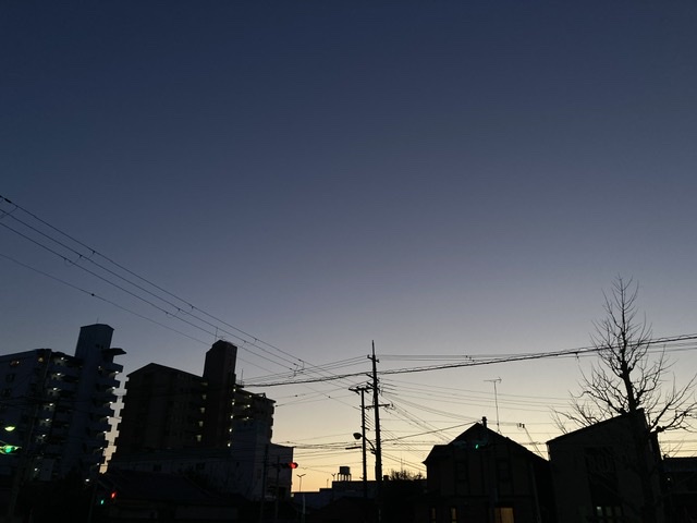 夜になる前の空
