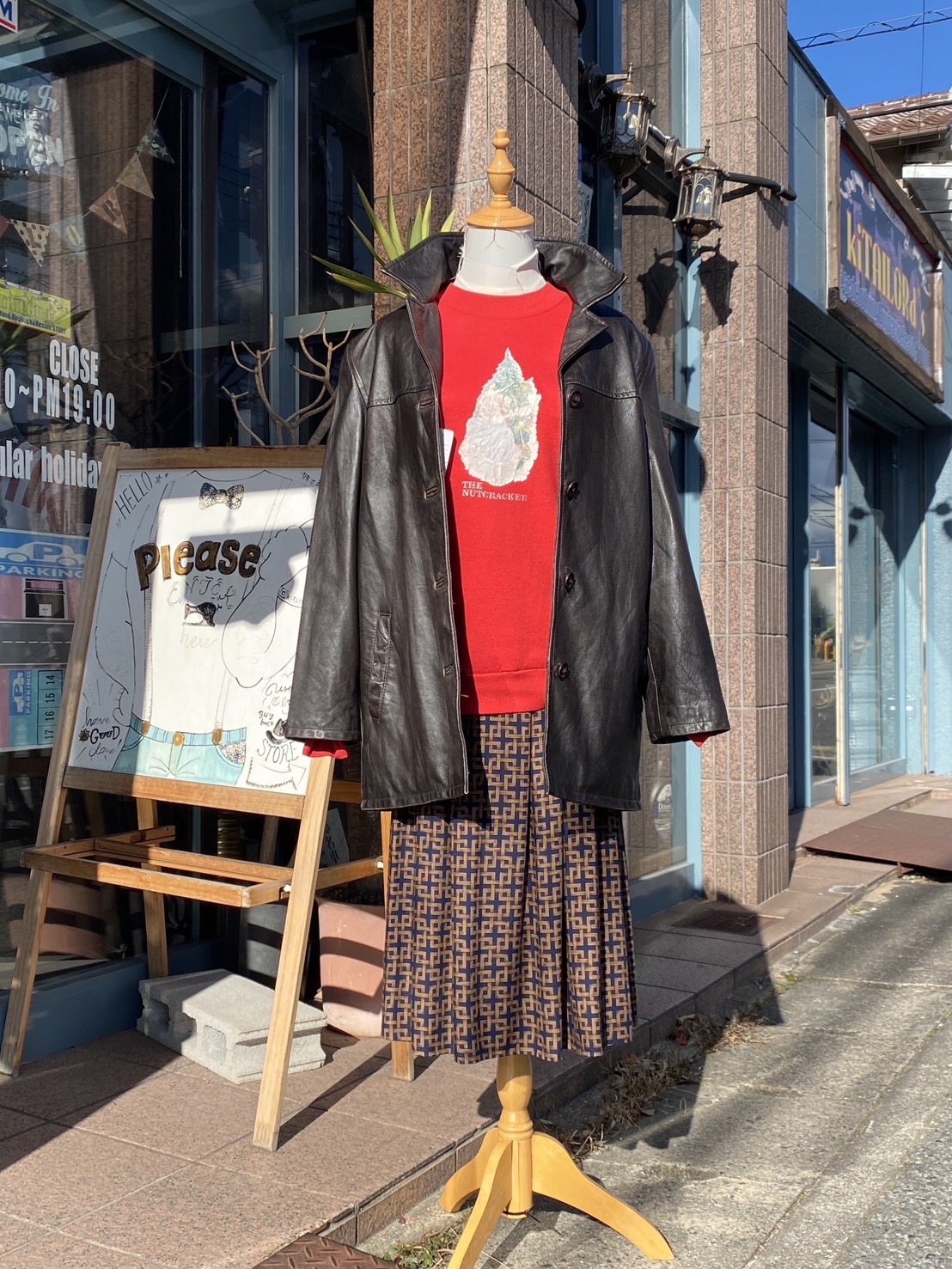 2024.12/22 🌤️ 布袋さんのギターみたいで大人可愛いく💃🏻