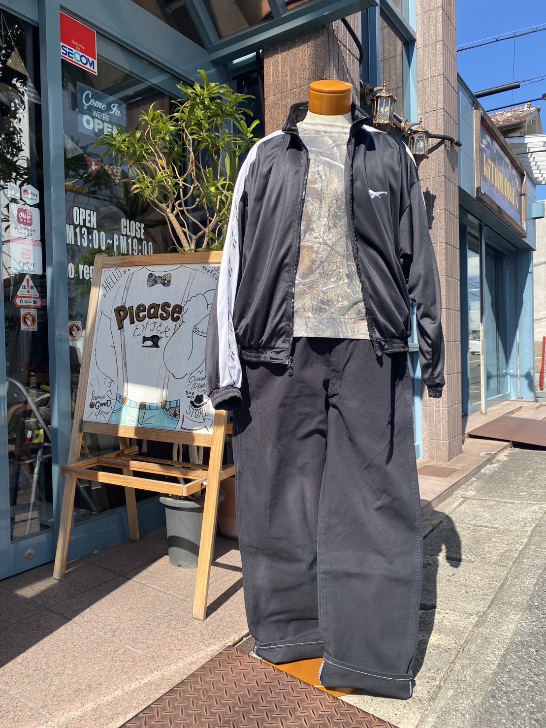 2023.10/13 🌤️ 今はアウター真冬にはインナーに🕺🏻