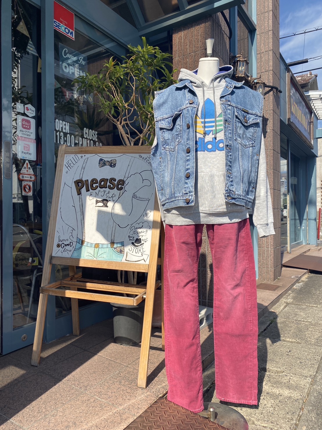 2023.10/19 🌤️ 視線を釘付け…ストリートガール💃🏻