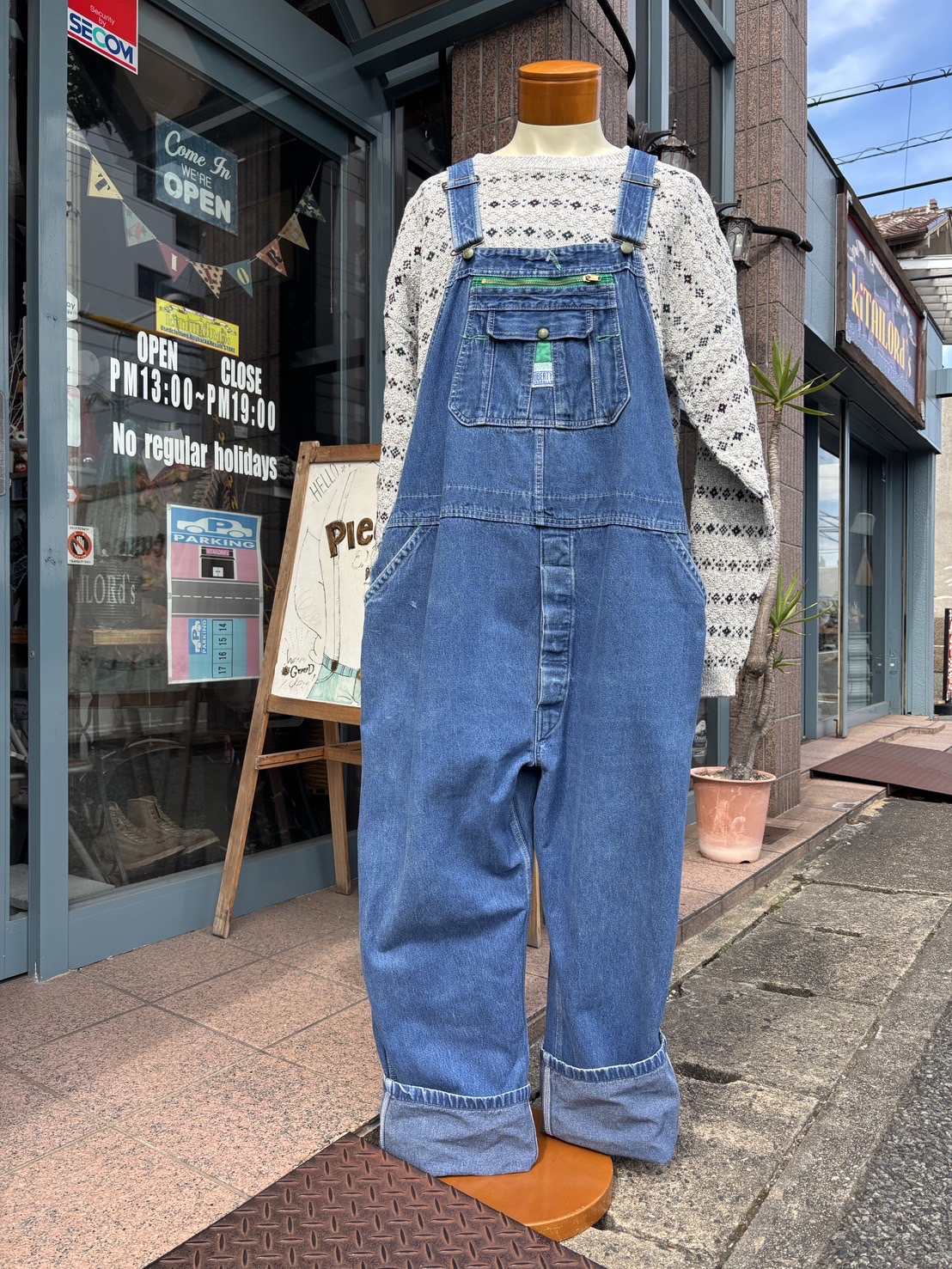 2025.10/2 ⛅️ 着回し自在のオーバーオールで🕺🏻