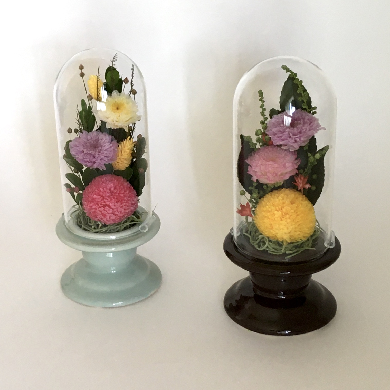 ガラスドーム仏花入荷