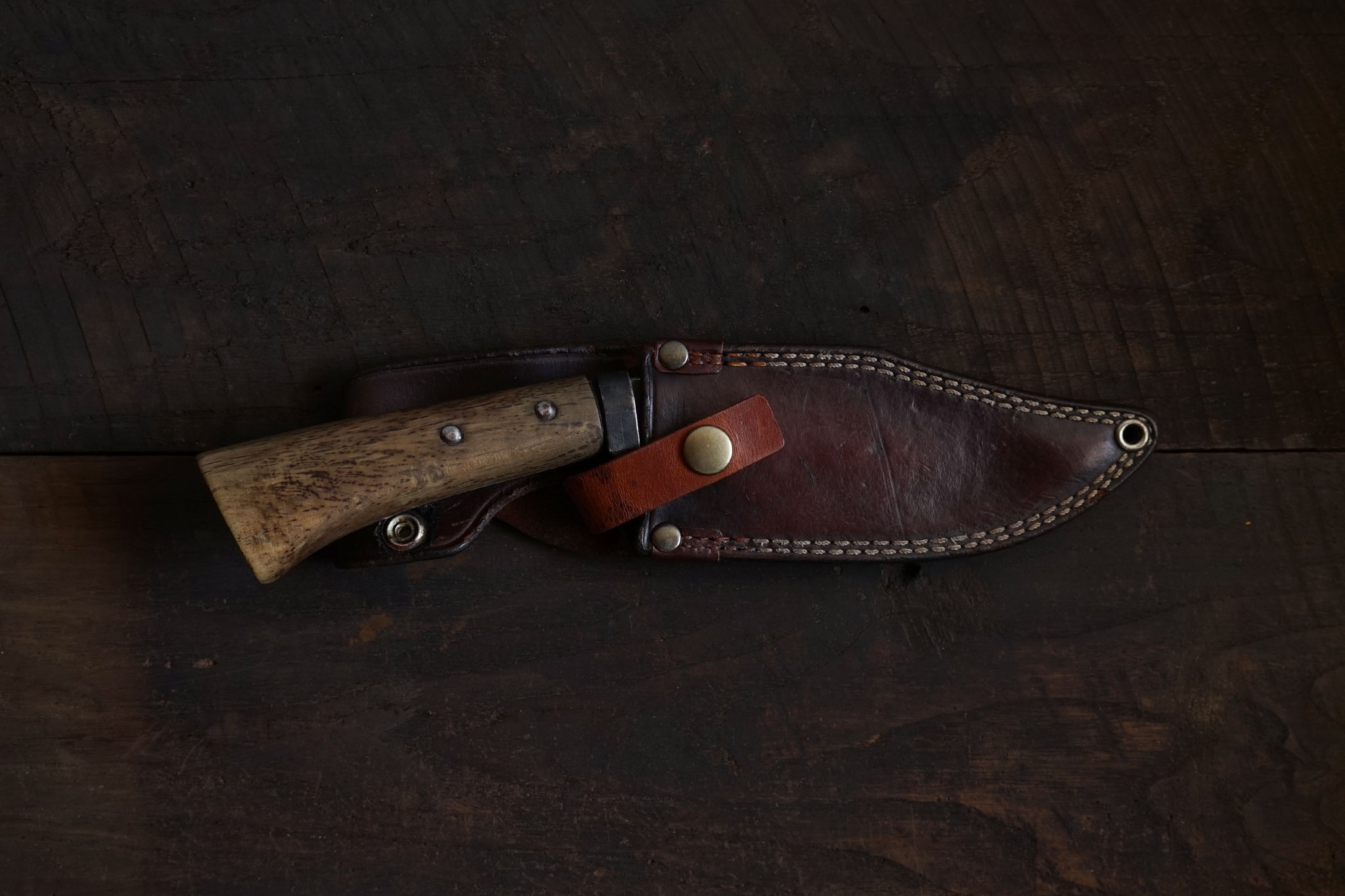 修理 - 狩猟用ナイフの鞘