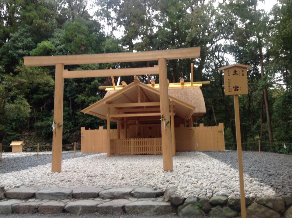 神道の豆知識  〜神社の境内にある小さな神社って？〜
