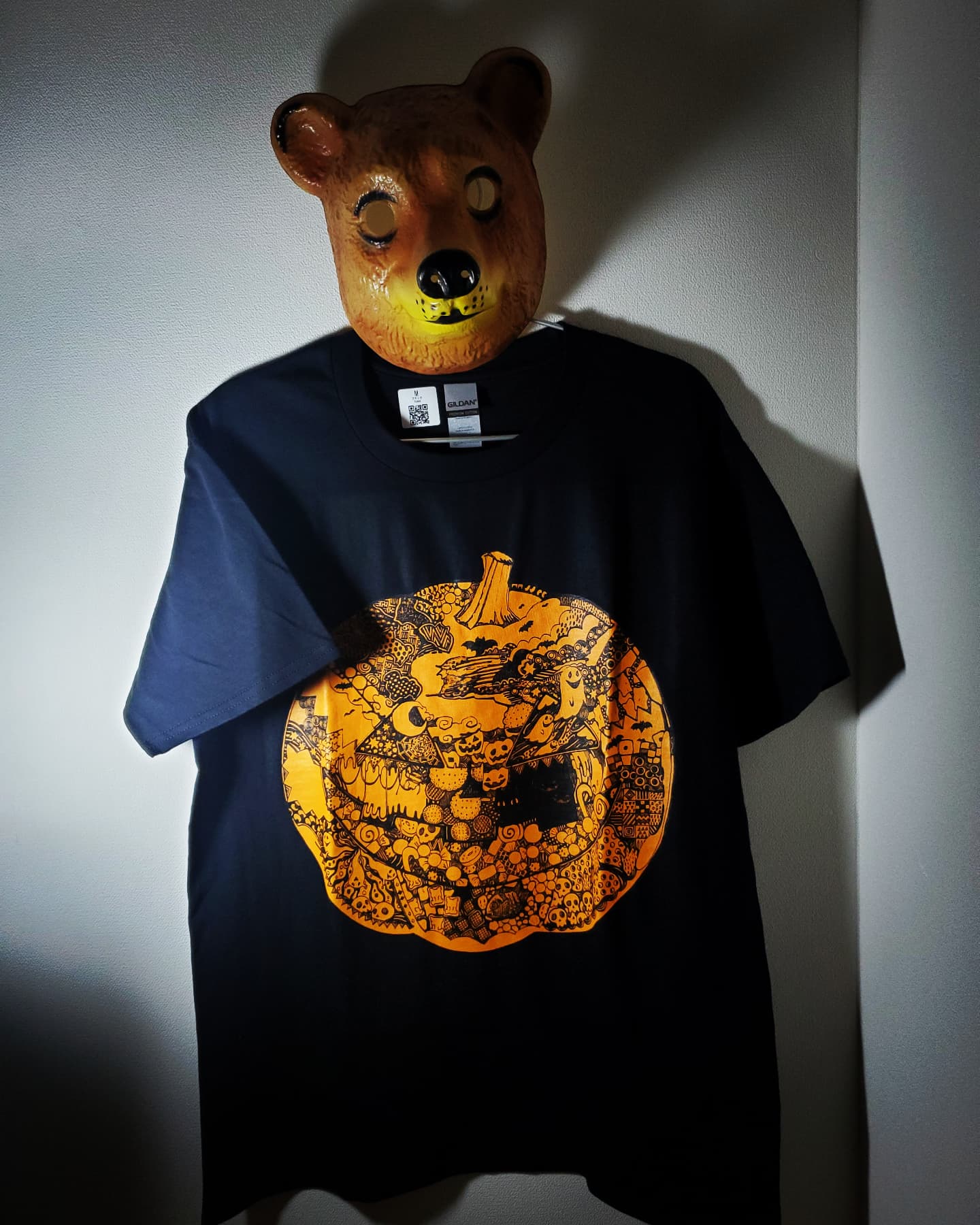 ハロウィングッズを期間限定販売中🎃