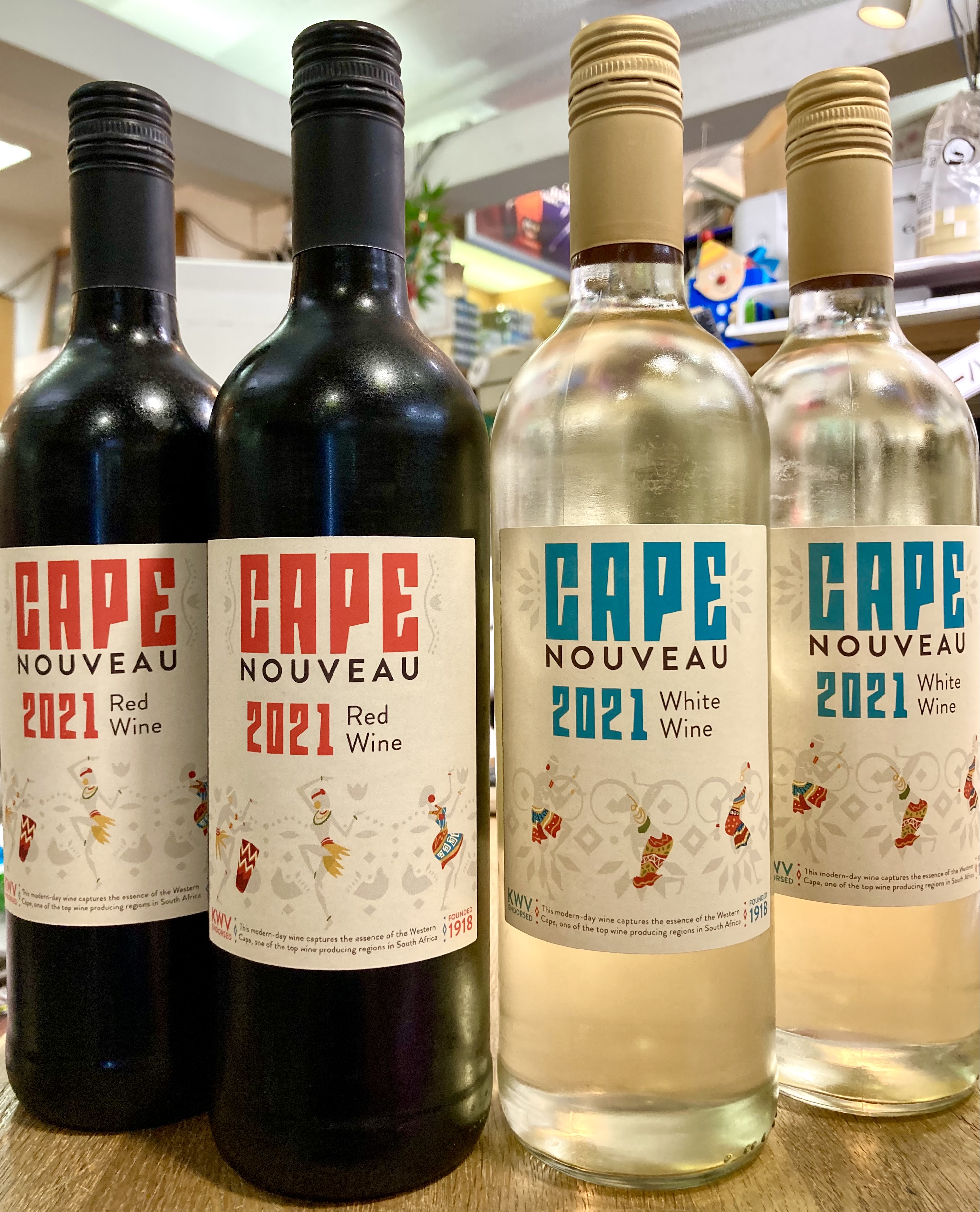 「2021年 ヌーヴォー」解禁ですよヽ(*´∀｀) 『KWV ケープ・ヌーヴォー 白赤 2021』
