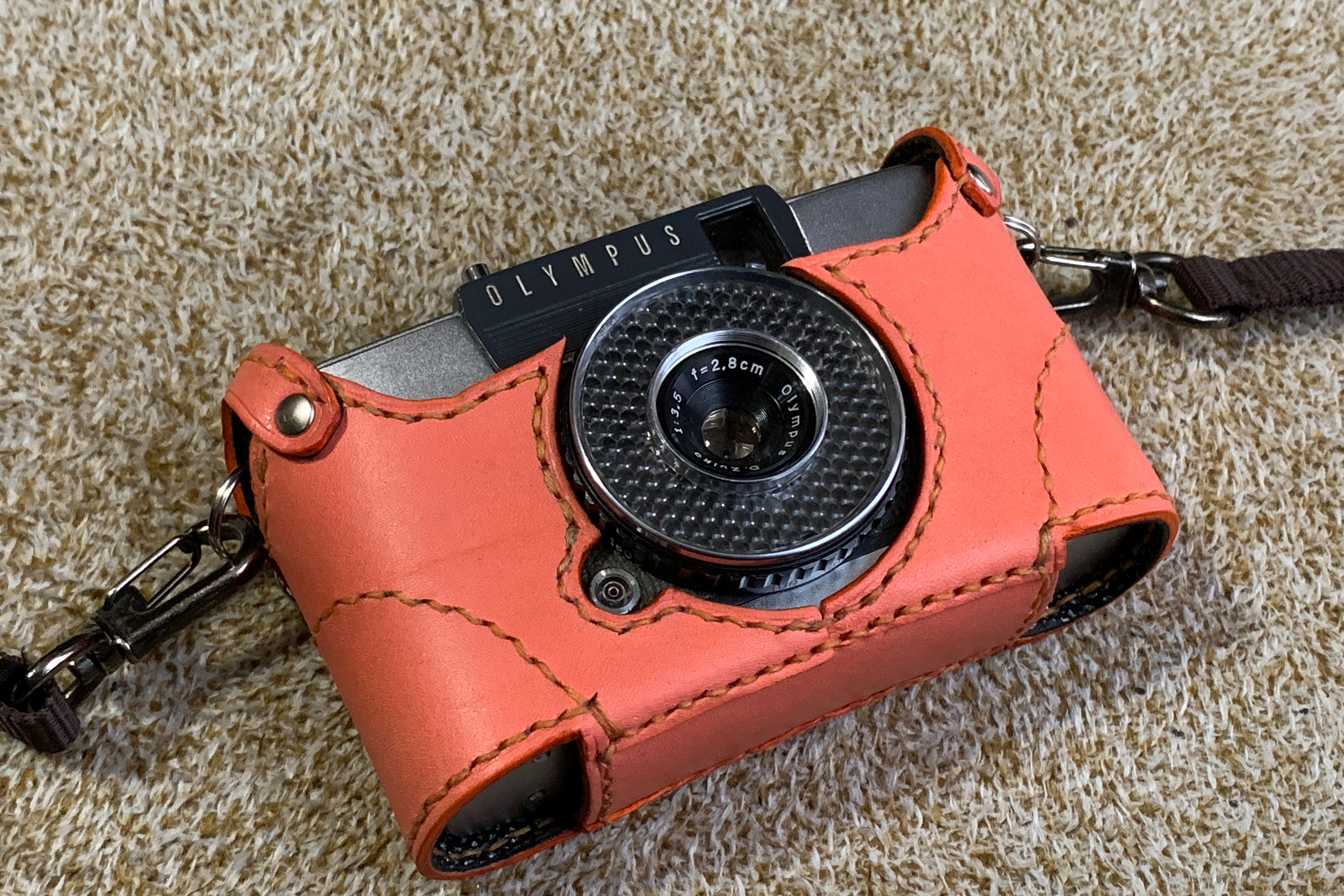  OLYMPUS PEN EEケース　新作発売