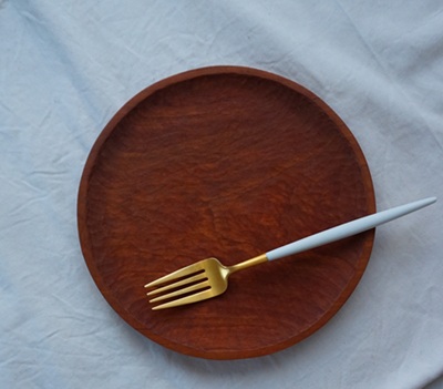 温かみを感じる木のトレー