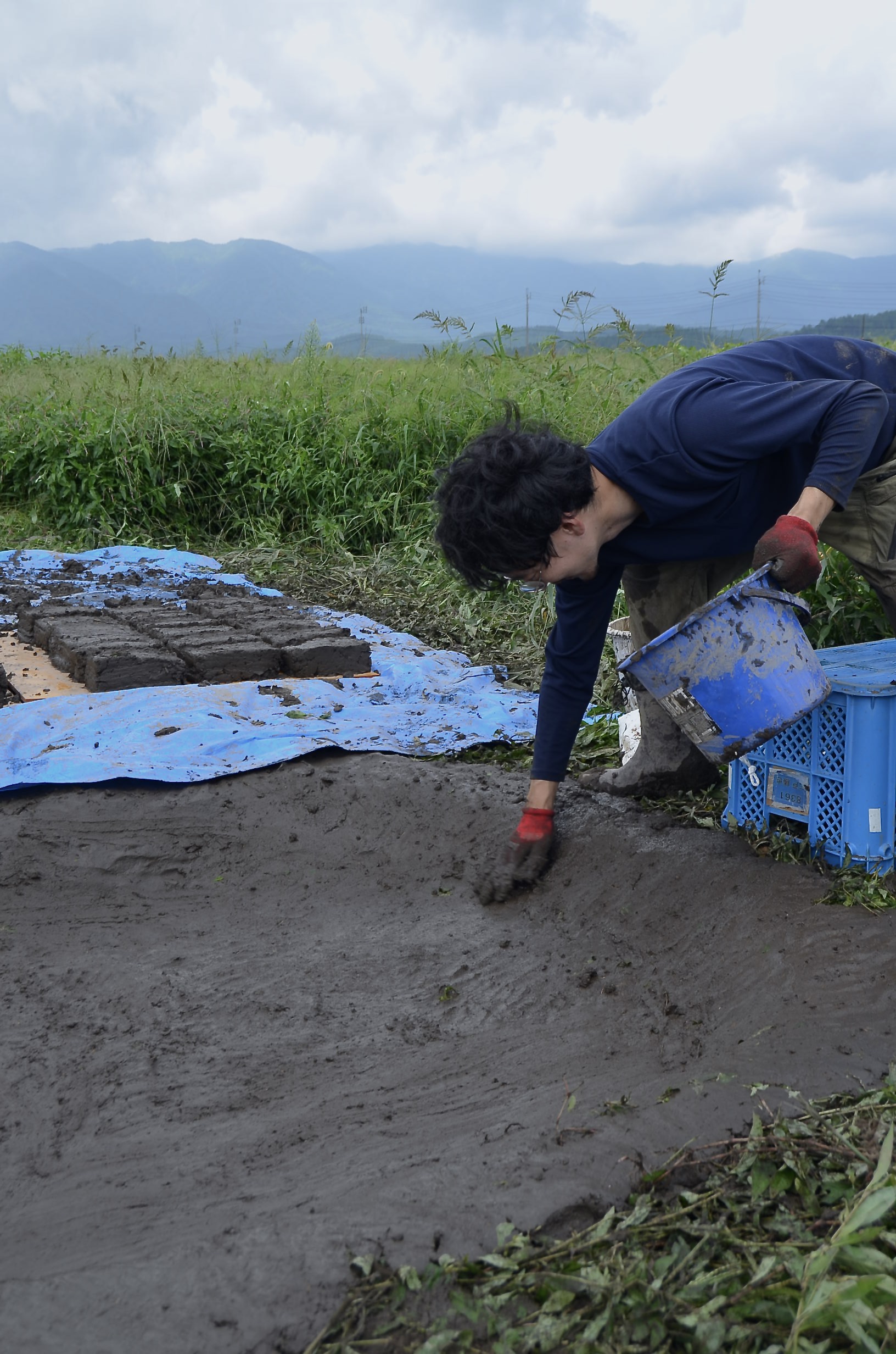 竈門づくり『収穫祭の日干しれんが試作』