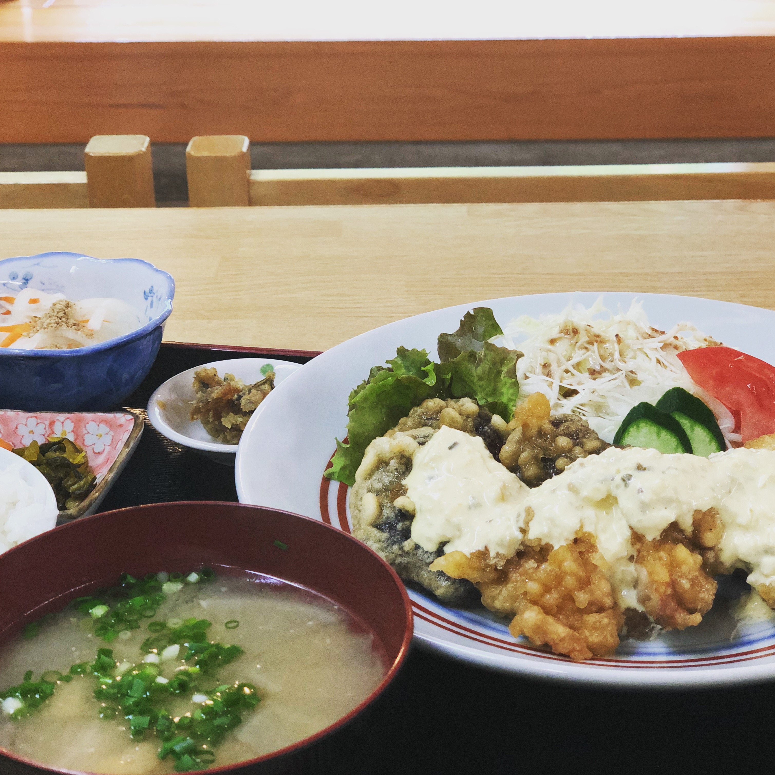 百菜屋の椎茸南蛮定食。チキンと椎茸ハーフ&ハーフです。